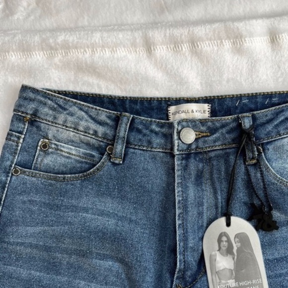 NEW Kendall and Kylie High Rise Straight Skinny Jeans - Picture 2 of 8